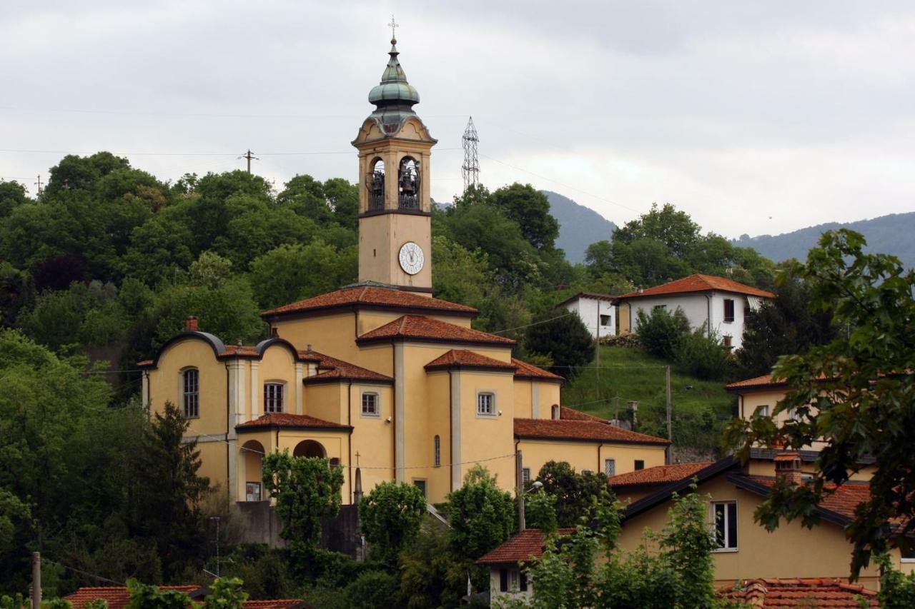 "La Taverna" B&B Airuno エクステリア 写真